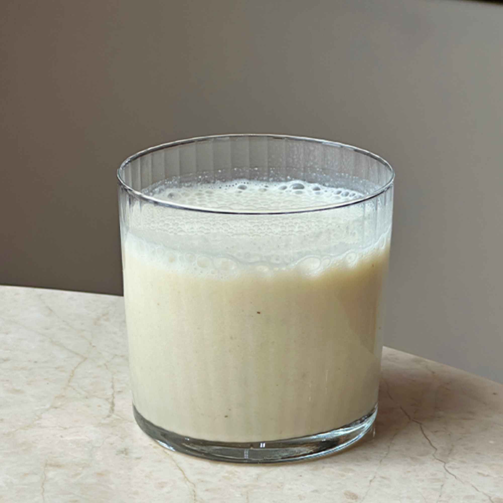 Banana-peanut smoothie